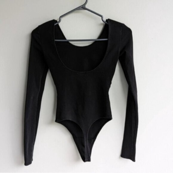 Aritzia Wilfred scoop back black bodysuit - Picture 3 of 5